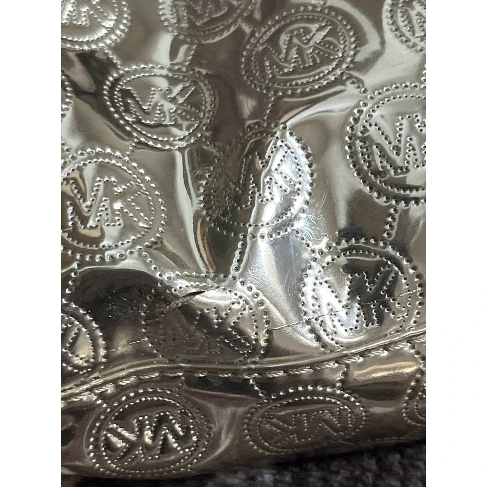 Michael Kors Gold Metallic Limited Edition‎ Makeup Bag Charm Pull READ